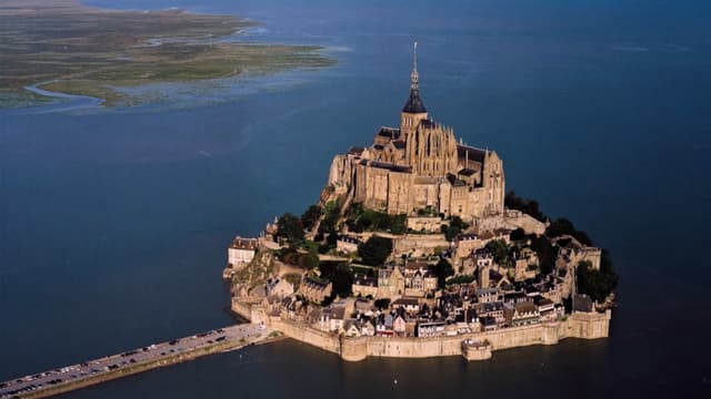 S01:E06 - Mont Saint Michel and Nancy Palaces
