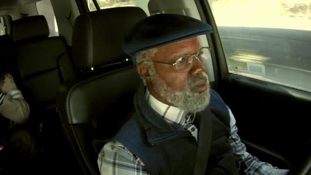 S01:E01 - Donald Mac Is an Actor/Lyft Driver