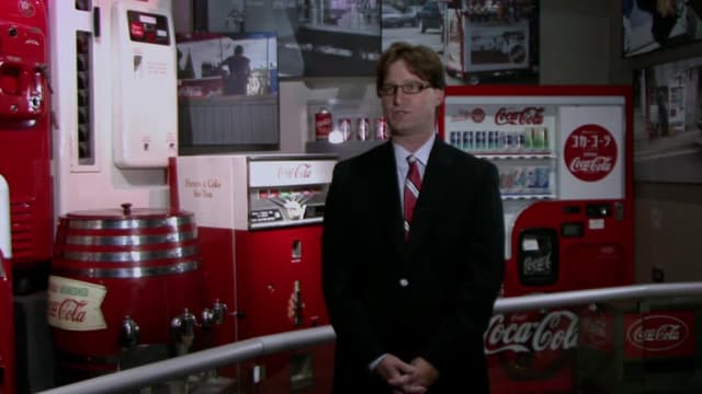 S01:E01 - Coca Cola, Slinky, Frisbee