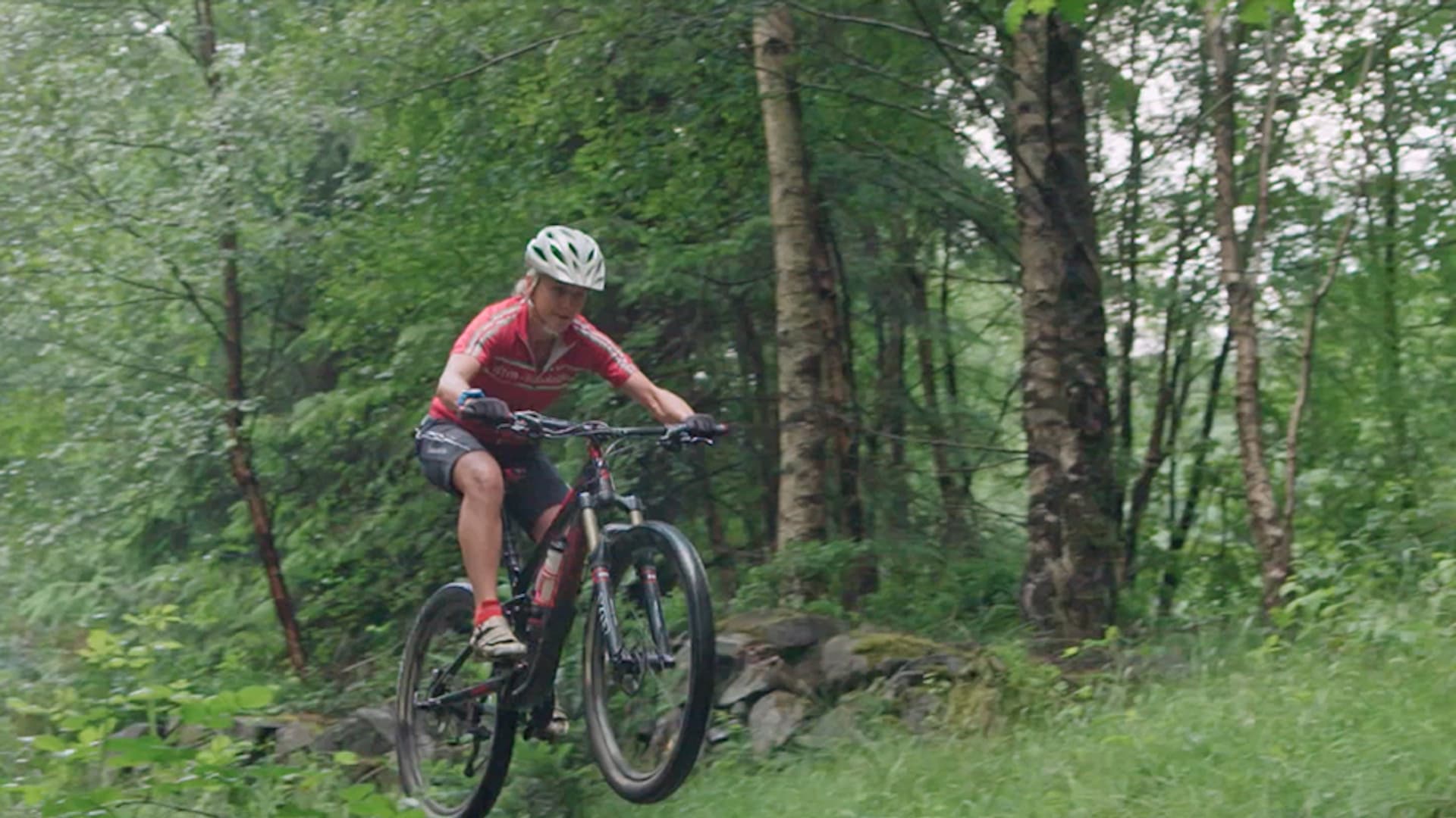 Watch Extreme Wales S01:E01 - Cycling - Free TV Shows | Tubi