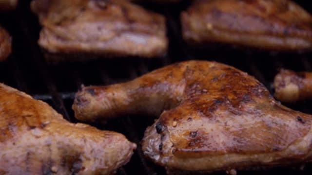 S01:E61 - Grilling Chicken