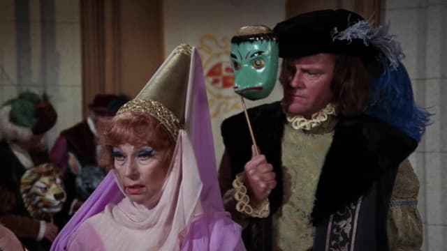 Watch Bewitched S08:E02 - How Not to Lose Your Head - Free TV Shows | Tubi