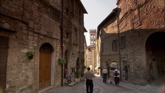 S01:E06 - Hill Towns of Tuscany and Umbria
