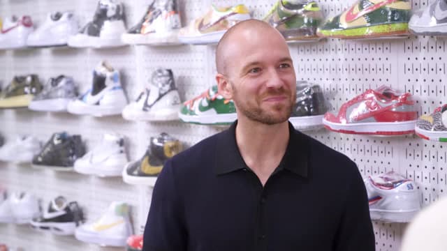 Watch Sneaker Shopping S03:E17 - Sean Evans and the Kid LAROI Go ...