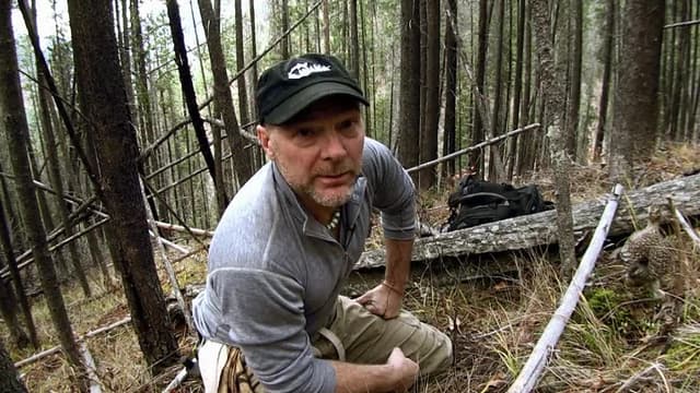 Watch Survivorman S07:E06 - Radium Springs BC - Free TV Shows | Tubi