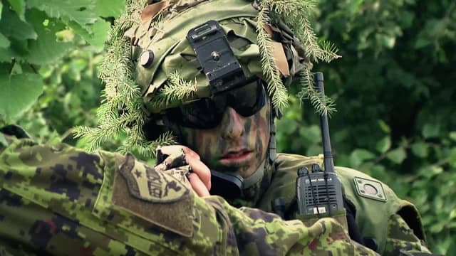 S01:E11 - Camouflage Makeup, a Machine Gun, and an Amphibious Military ATV