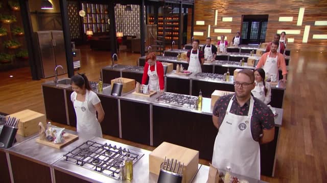 Watch MasterChef Australia S10:E35 - Mystery Box and - Free TV Shows | Tubi