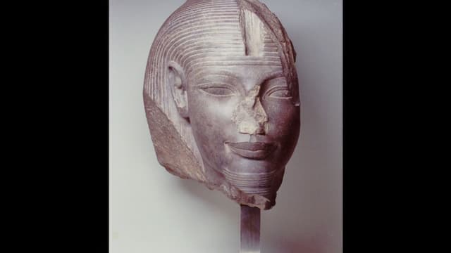 S02:E02 - The Pharaoh's Head