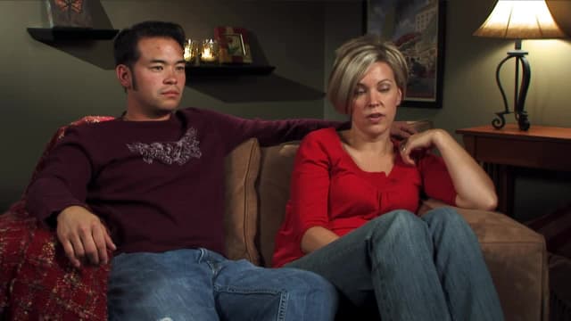 Watch Jon & Kate Plus 8 S04:E25 - It's a Book! - Free TV Shows | Tubi