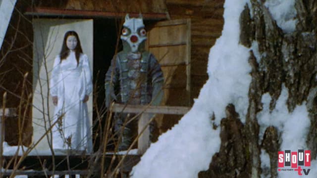 S01:E40 - Return of Ultraman: S1 E40 - Winter Horror Series Ð the Phantom Snow Woman