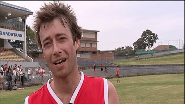 S01:E12 - Aussie Rules Football Player