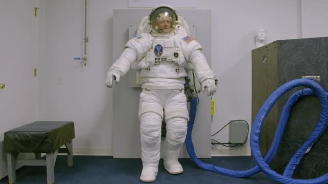 S01:E07 - Secrets of a Space Suit