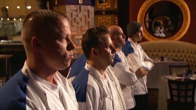 S06:E08 - 9 Chefs Compete