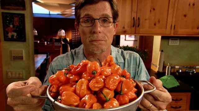 S05:E02 - Fresh Chiles, Hot & Cool