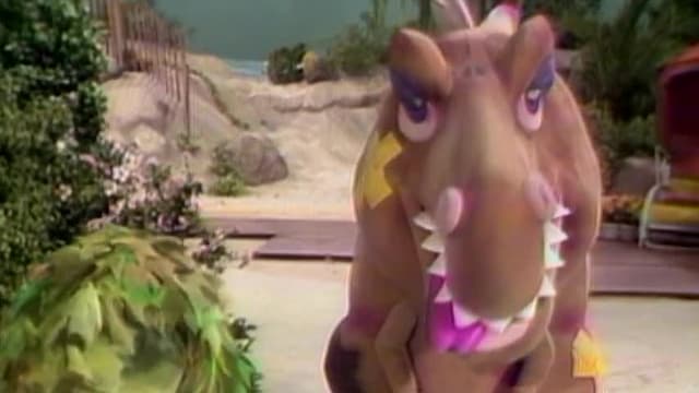 S01:E15 - Dinosaur Show