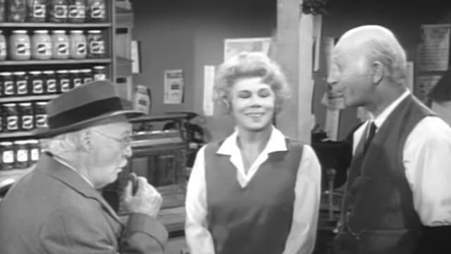 S01:E18 - Hooterville vs. Hollywood