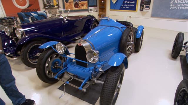 S01:E10 - Jay Leno's Bugattis and Maserati