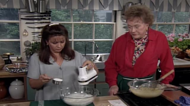 S01:E09 - Nectarine Upside Down Chiffon Cake with Mary Bergin