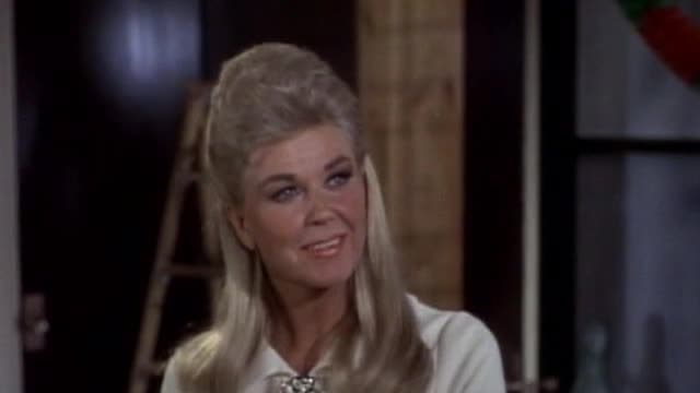 Watch The Doris Day Show S02:E11 - A Two Family Christmas - Free TV ...