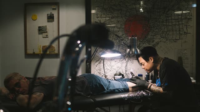 S02:E05 - The Most Sought After Tattooer, Dr. Woo