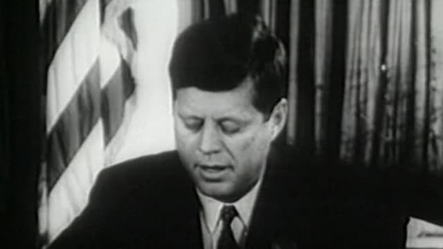 S01:E11 - JFK Assassination: Lone Gunman or High Level Conspiracy?