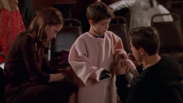 Watch Party of Five S05:E510 - One Christmas to Go Free TV | Tubi