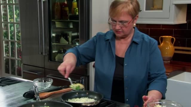 Watch Lidia's Kitchen S03:E18 - Chicken Stock - Free TV Shows | Tubi