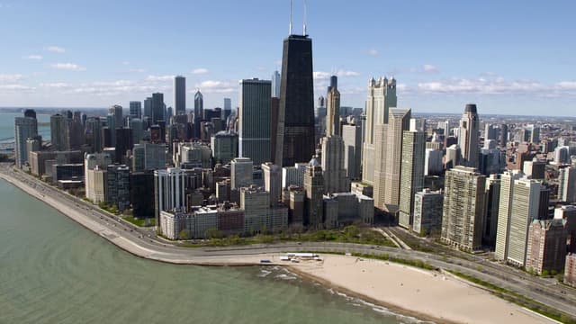 S04:E01 - Chicago