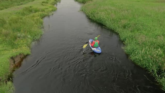 S01:E03 - Kayaking